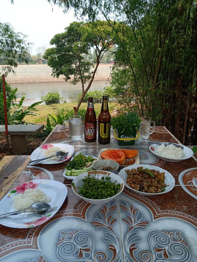 เฮือนน้ำน่าน House By The River Nan Uttaradit Dış mekan fotoğraf