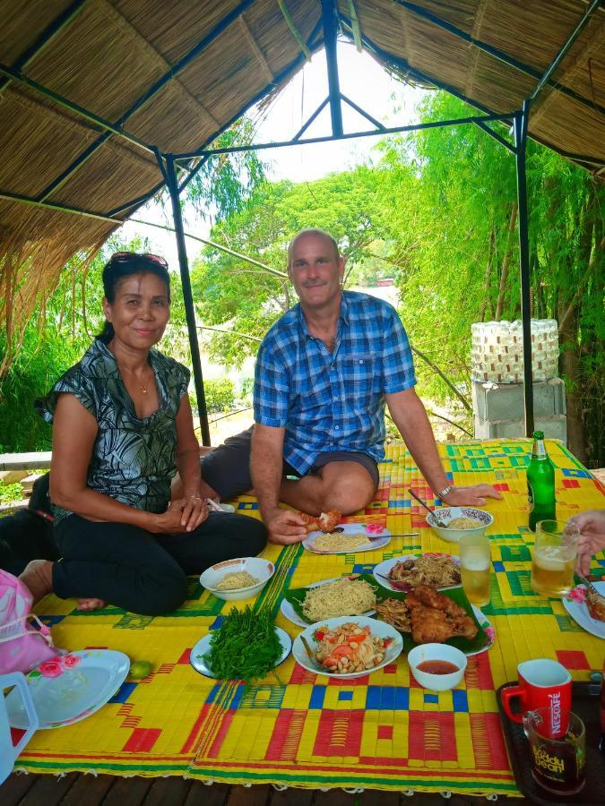 เฮือนน้ำน่าน House By The River Nan Uttaradit Dış mekan fotoğraf